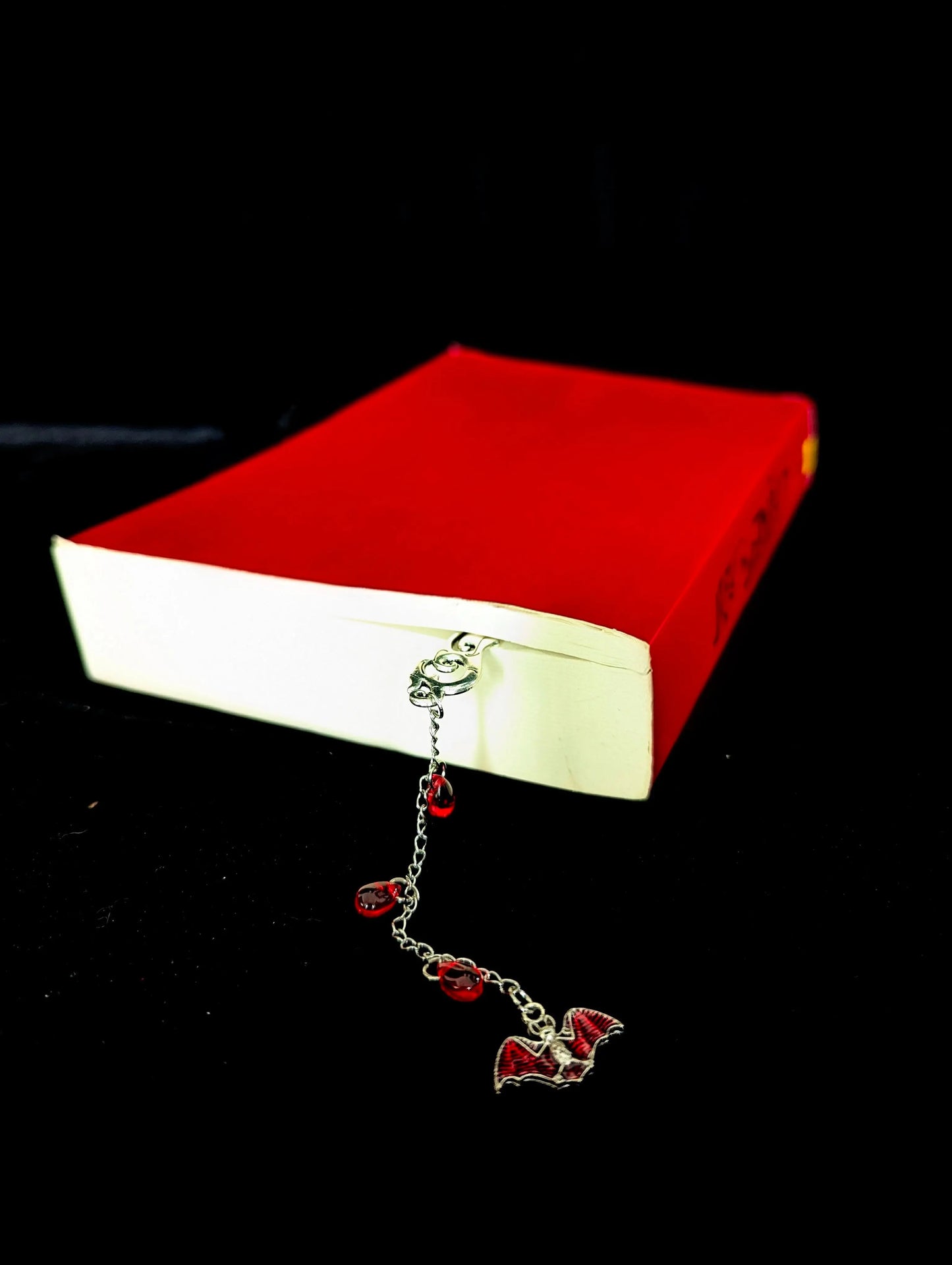 Bat pendant Bookmark - Curiosia Bazar