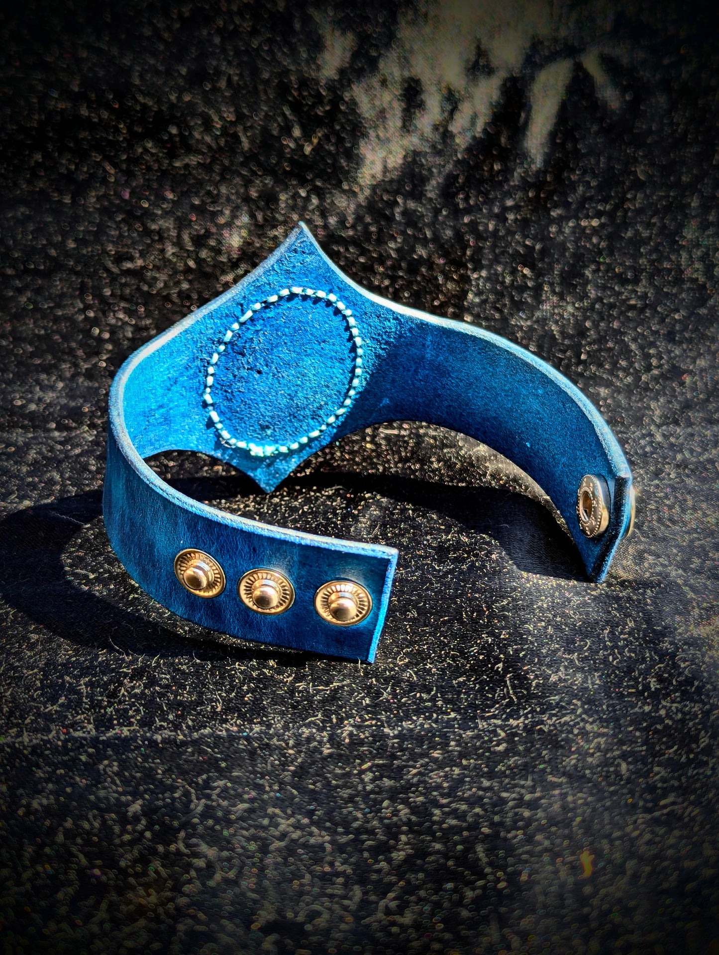Un bracelet manchette Une larme dans l'océan